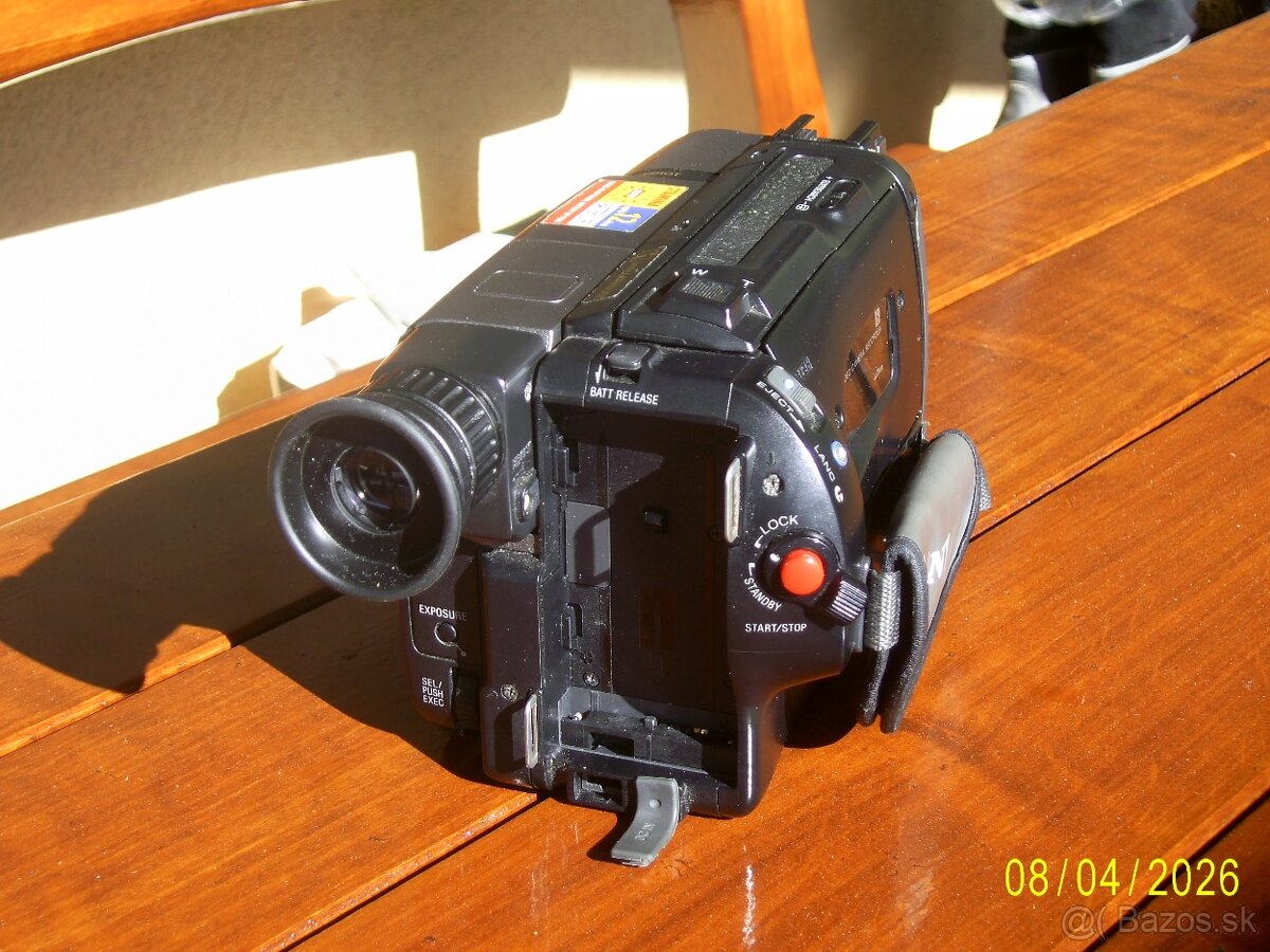 SONY CCD-TR640E - 2