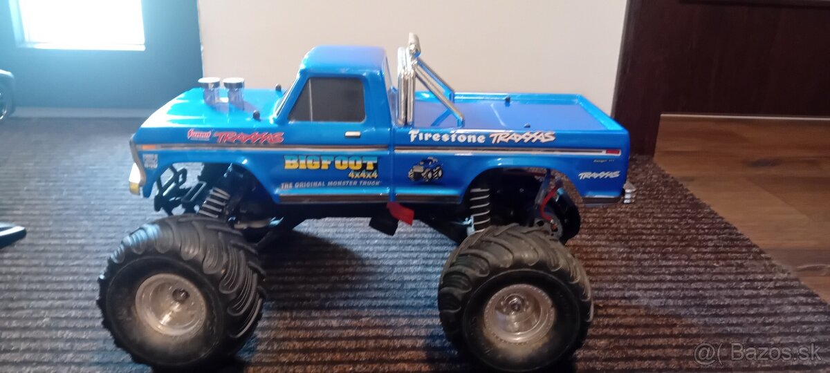 RC model traksass - 2
