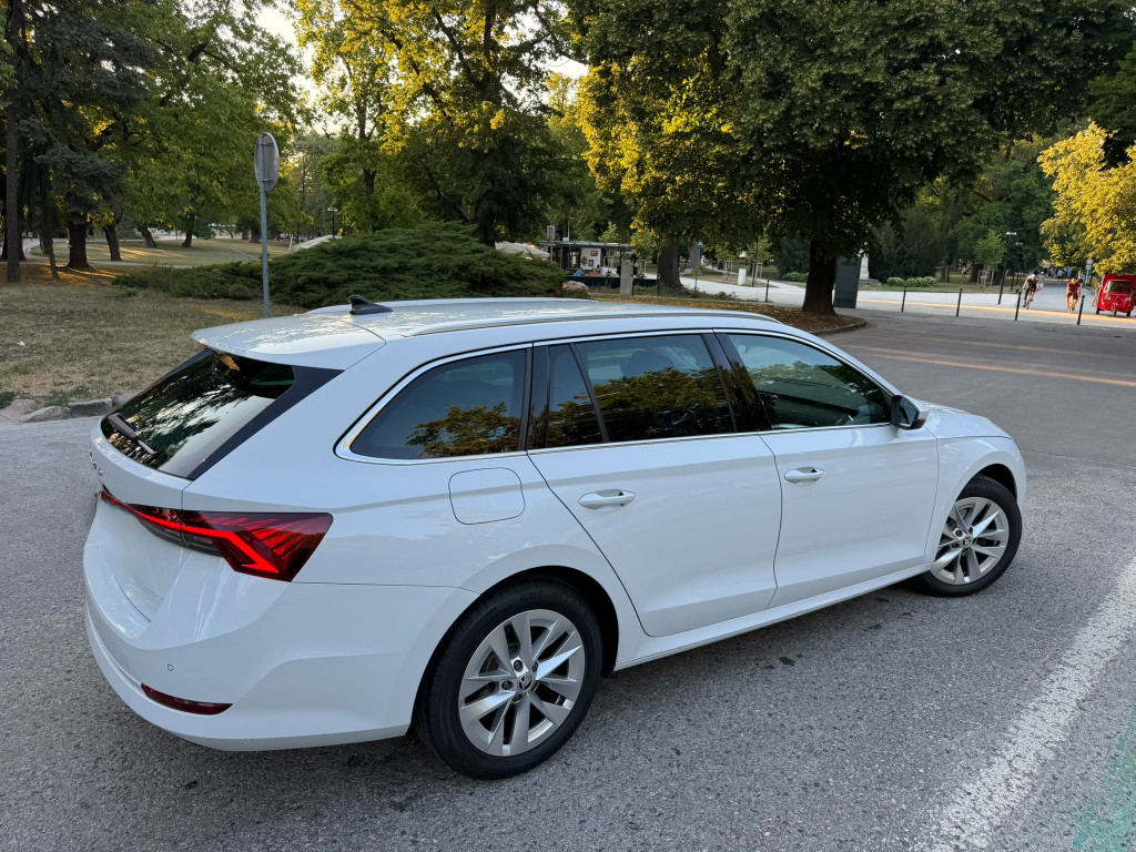 Škoda Octavia Combi 2022 - 2