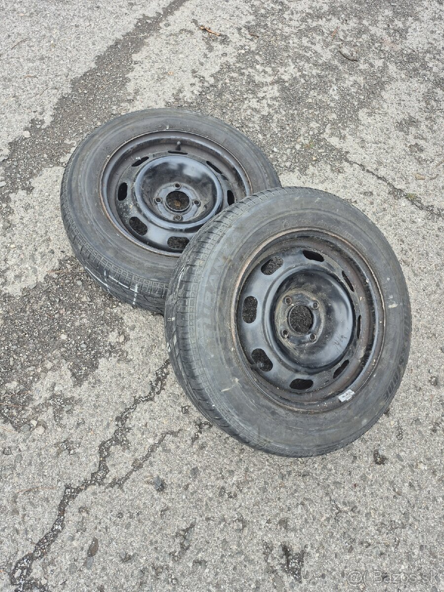 dve kolesá 195/65 R15 - 2