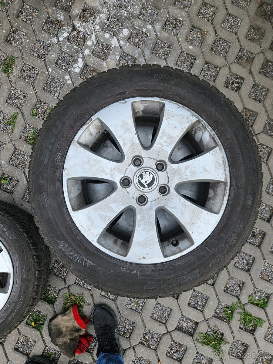 Škoda R16 205/60 - 2