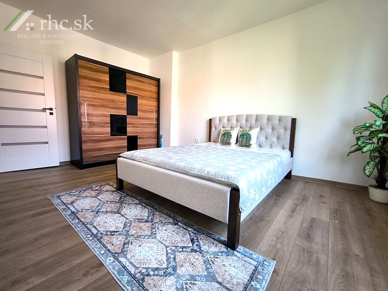 KOMPLETNE ZARIADENÝ A ZREKONŠTRUOVANÝ 2-IZ. BYT - GOLDBERGER - 2