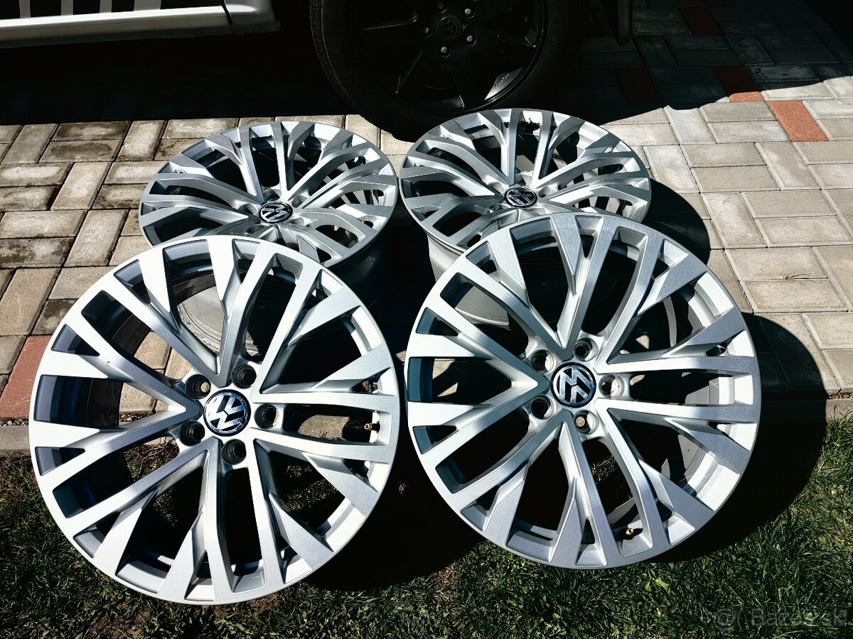 Volkswagen Tiguan, Touareq, Škoda superb , seat 5x112 r18 - 2