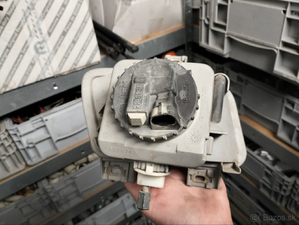 Predám svetla predné na alfu Romeo 166 2.0 - 2