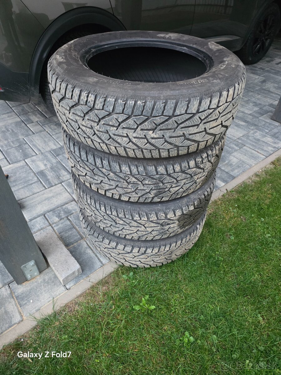 Zimne pneu 215/65r17 - 2