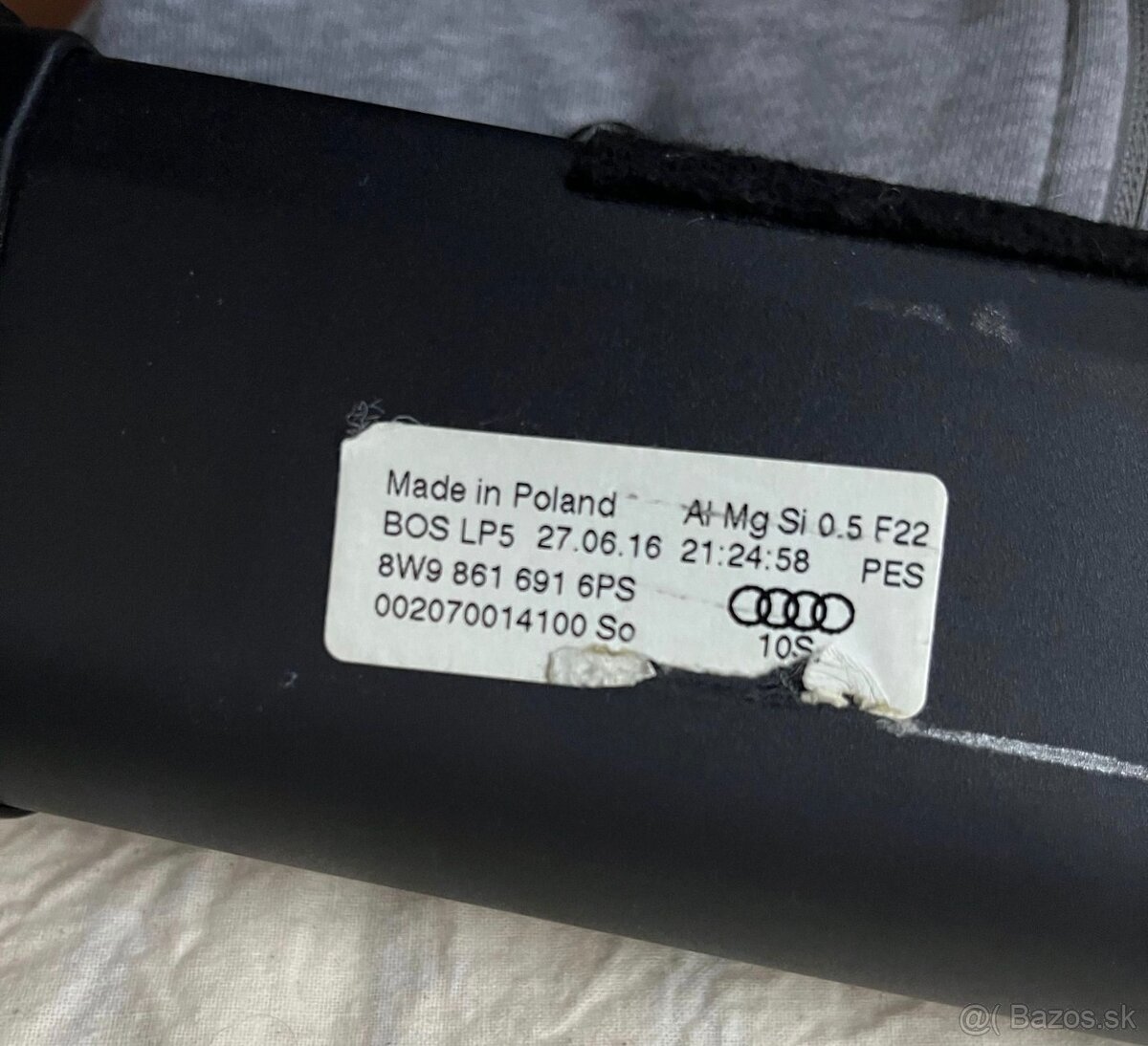 Audi A4 B9 - deliaca sieť do kufra - 2