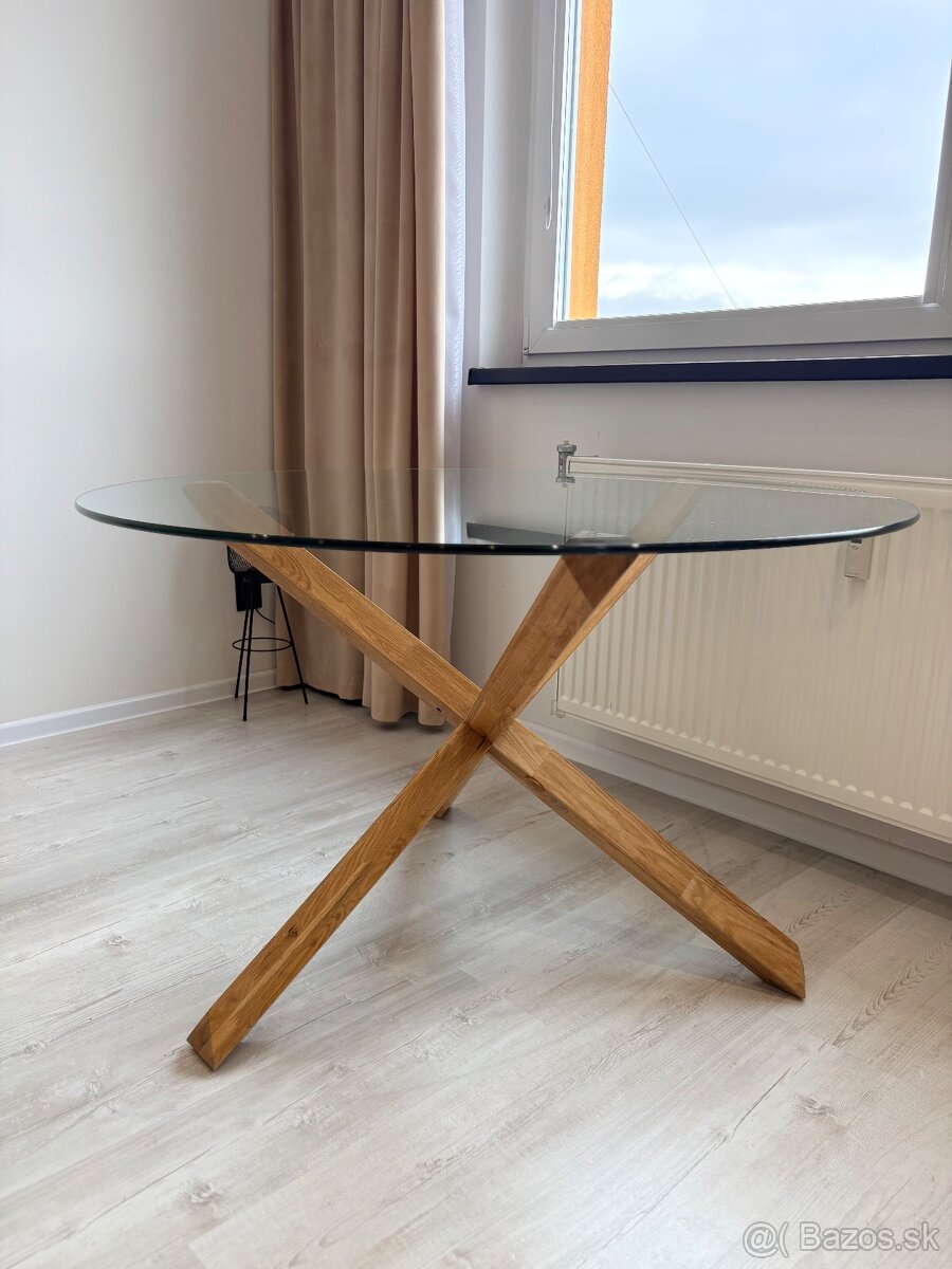 Okrúhly stôl - 2