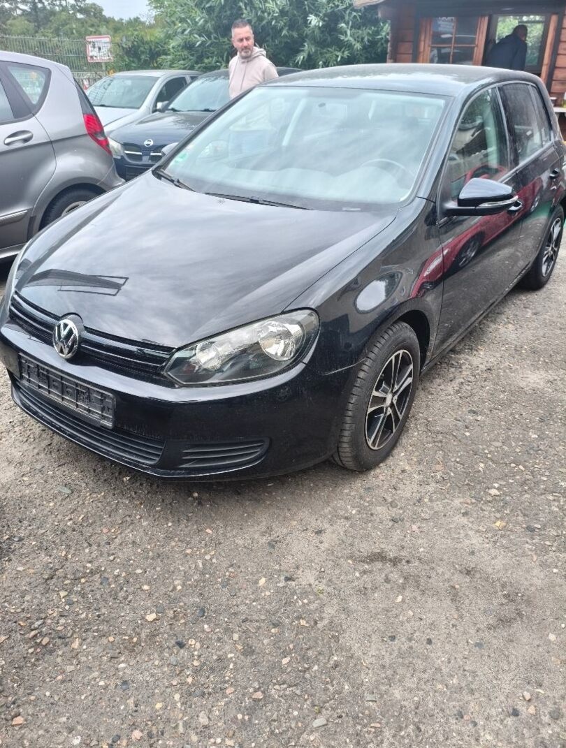 Volkswagen Golf 1.4 16V MPI - 2