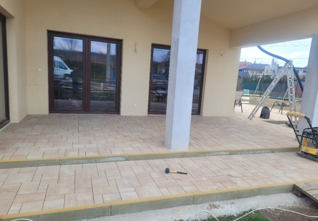 HĽADÁME STAVEBNÉ PRÁCE - 2