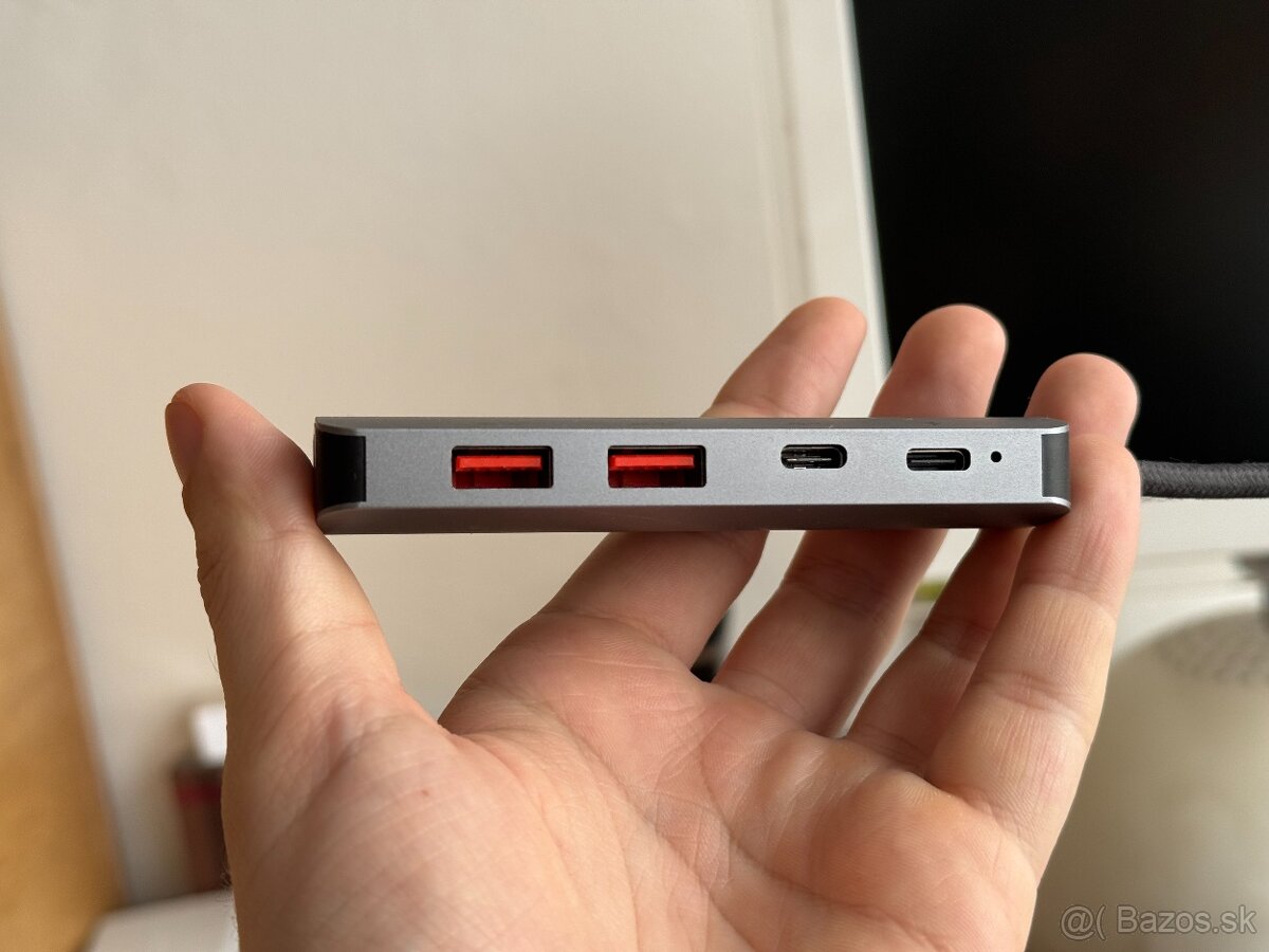 USB HUB 8k LINQ BYELEMENTS 8K HDMI 2.5GB ethernet - 2