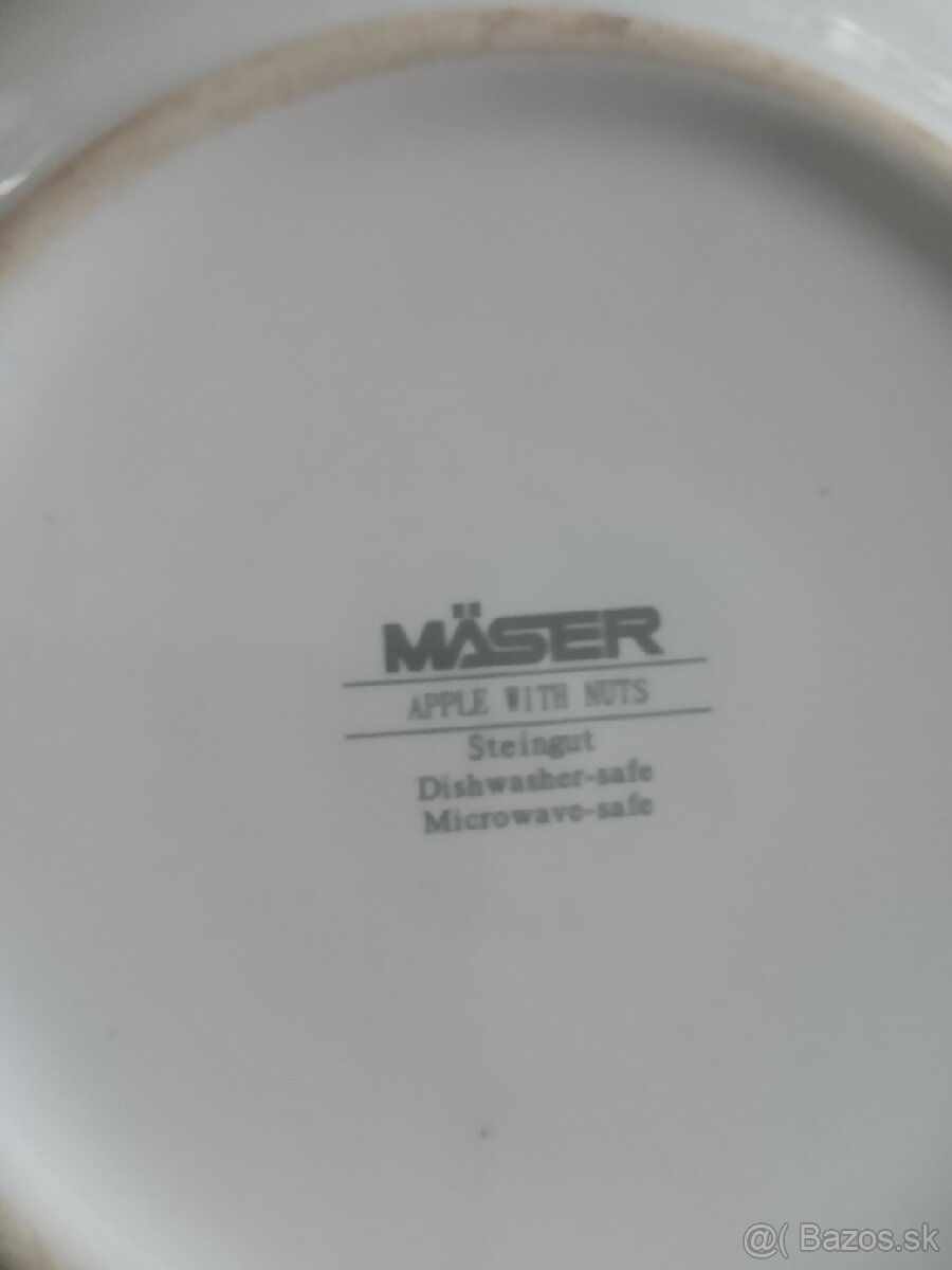 Polievkové misy, servirovaci tanier, čajník, mliečnik. - 2