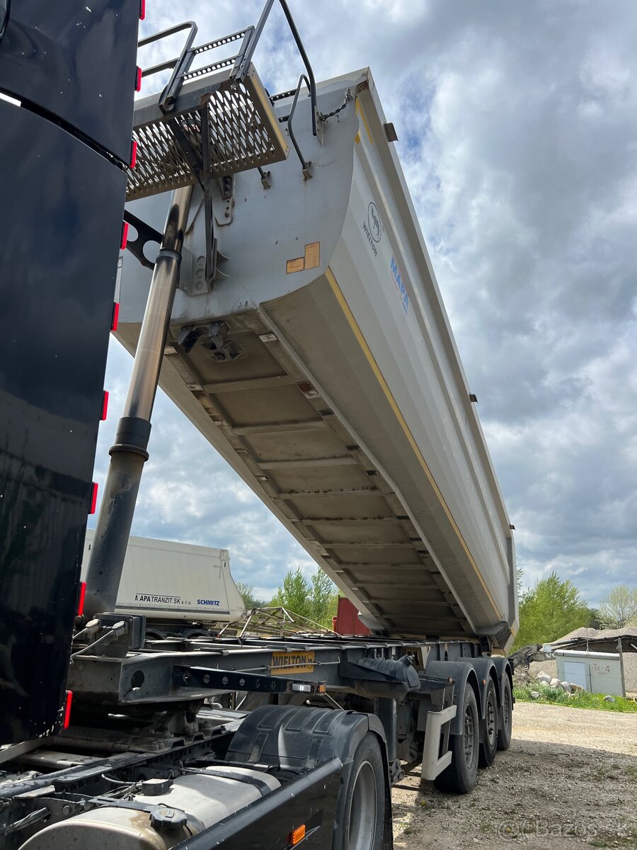 Renault + Wielton aj samostatne - 2