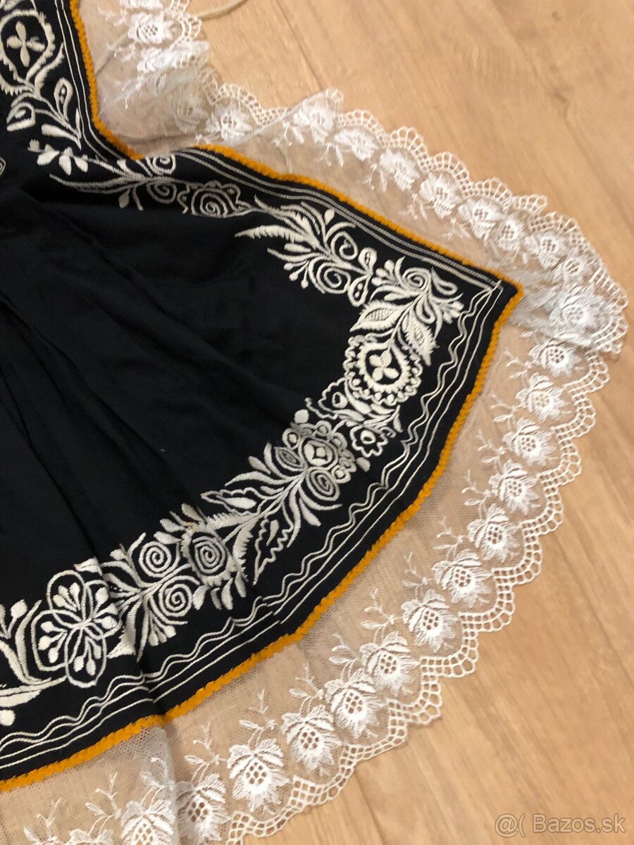 Kroj - zástery oblasť Piešťany - 2