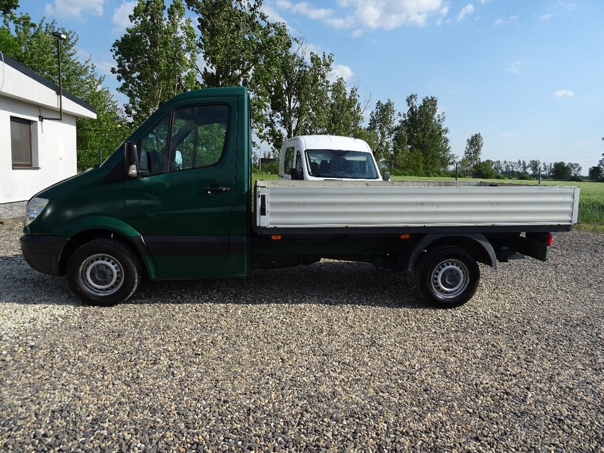 Mercedes-Benz Sprinter - 2
