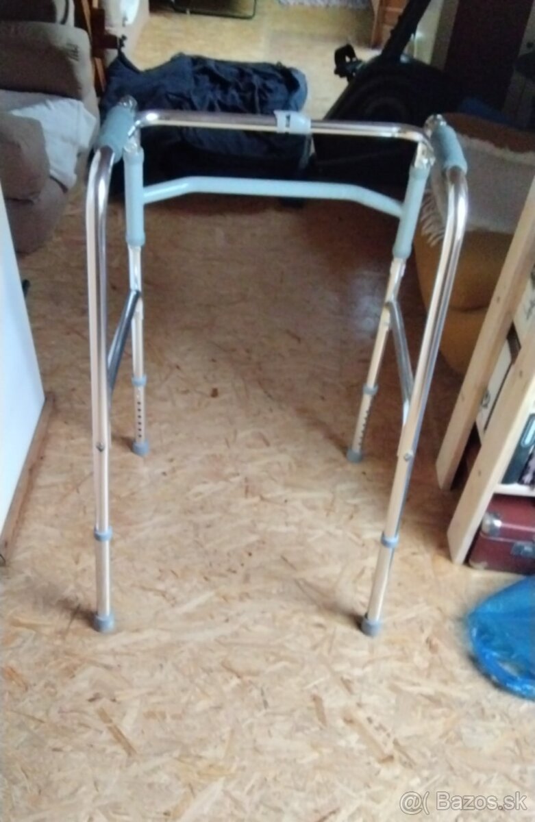Pevné skladacie chodítko - 2