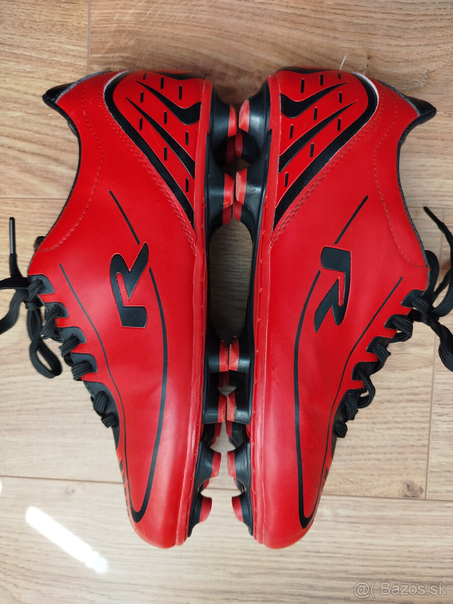 Chlapčenské kopačky č. 39 - 2