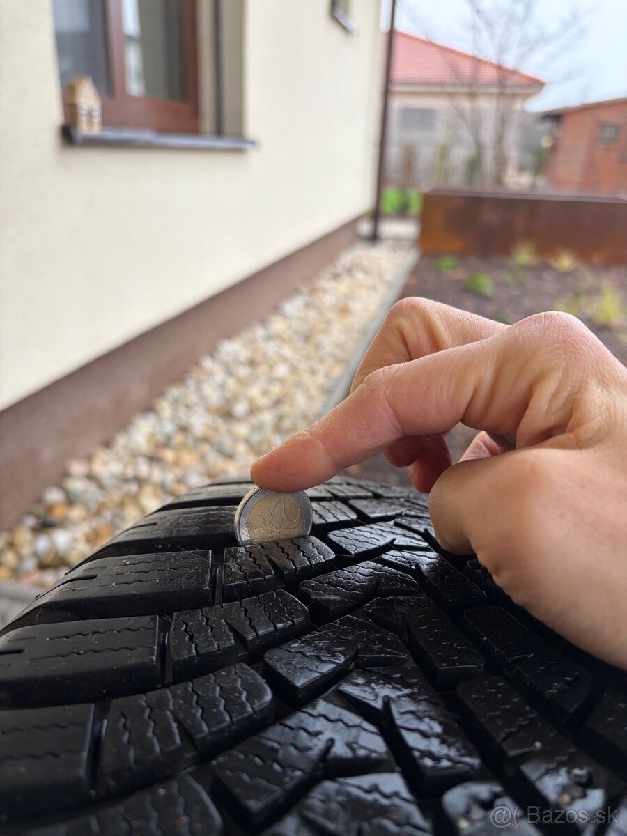 Zimné pneu 225/60 R18 104V - 2