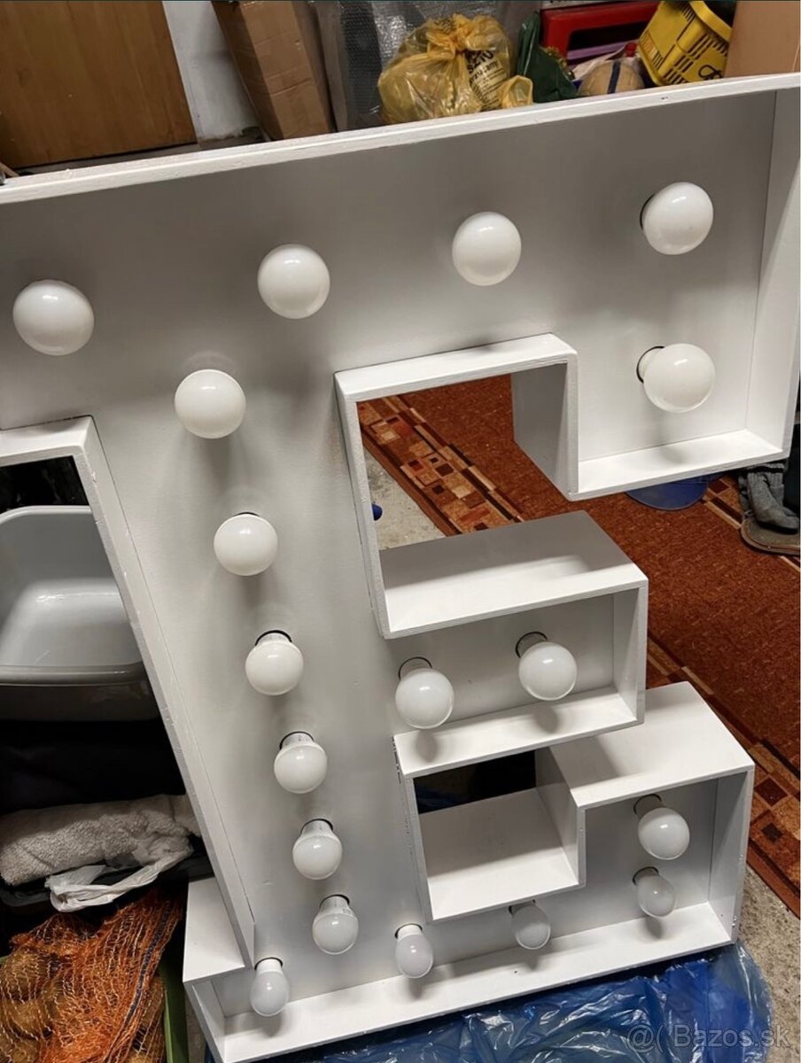 Svetelný nápis LOVE - 2