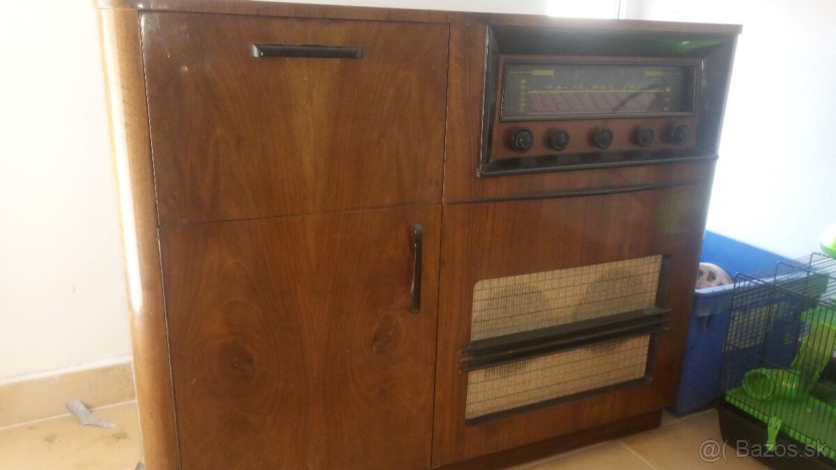 Predám starožitné gramoradio - 2