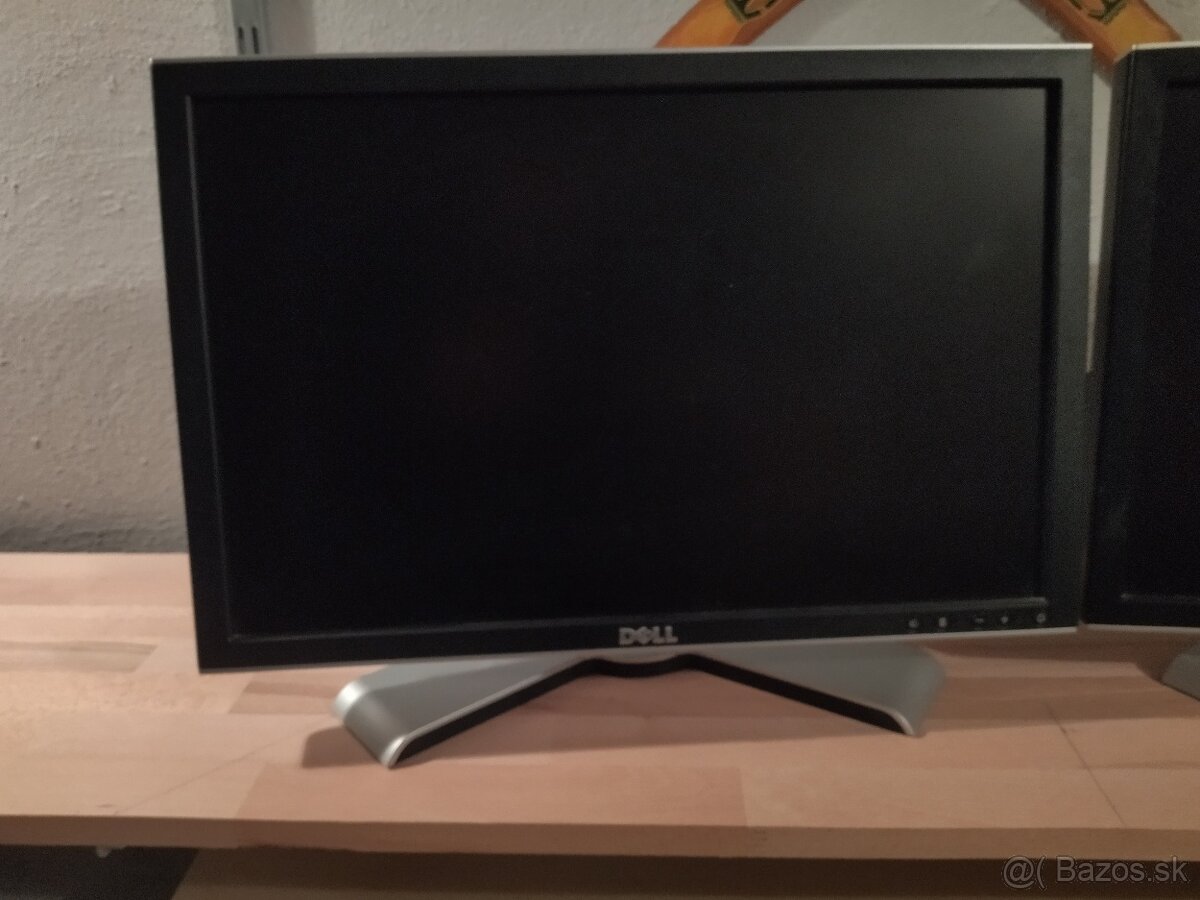 Monitory Dell Ultrasharp 2009Wt 2ks (+ PC Dell grátis) - 2