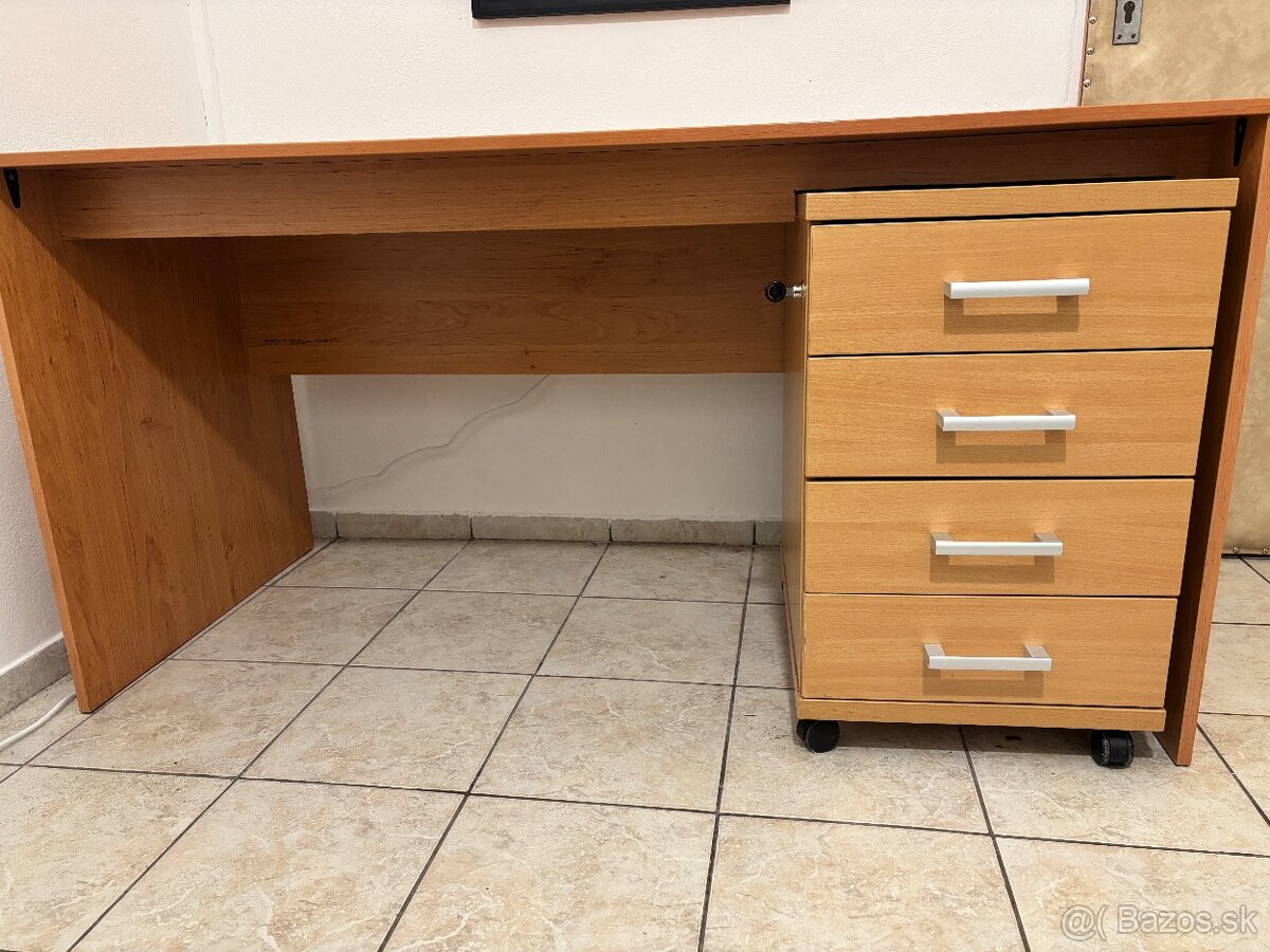 Kancelársky stôl - 2