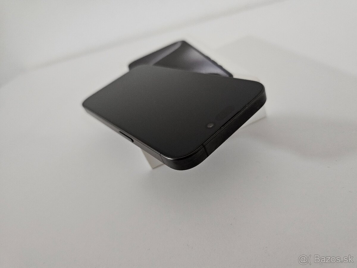 Apple iPhone 15 Pro - 2