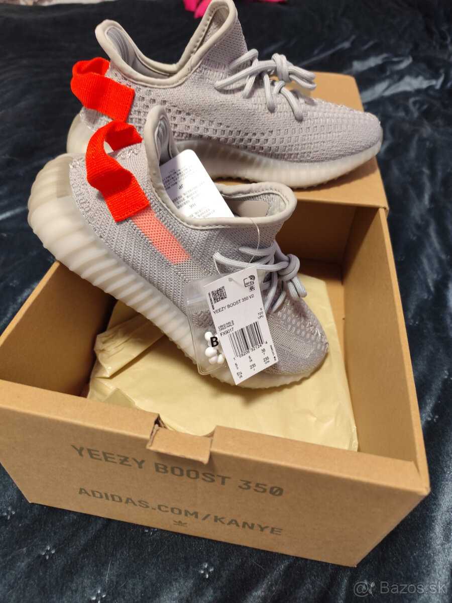 Adidas Yeezy Boost 350 V2 Tail Light - 2