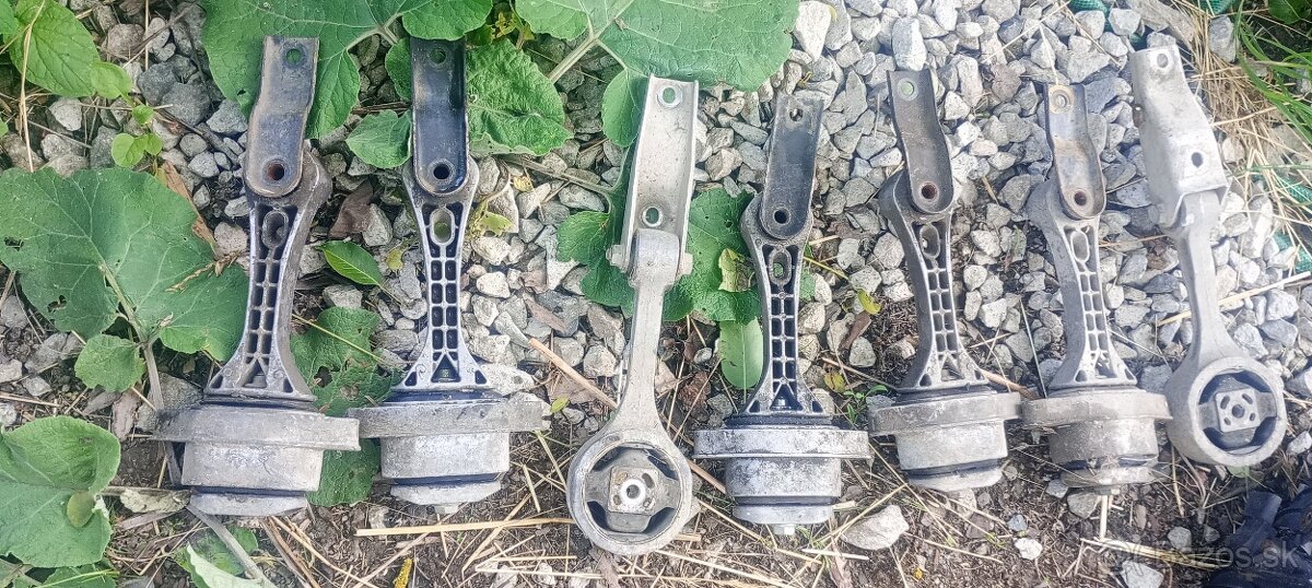 Silenbloky prevodovky Octavia - 2