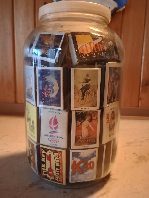 Zápalkové krabičky. - 2