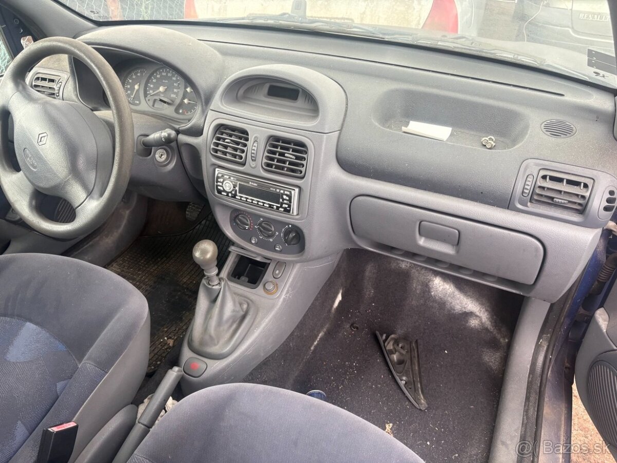 Renault Clio - 2