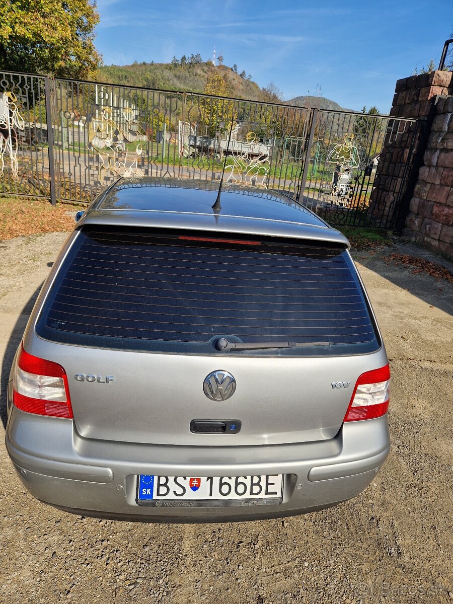 Volkswagen golf 1.6i 77kw 16V. r.v.2004 - 2