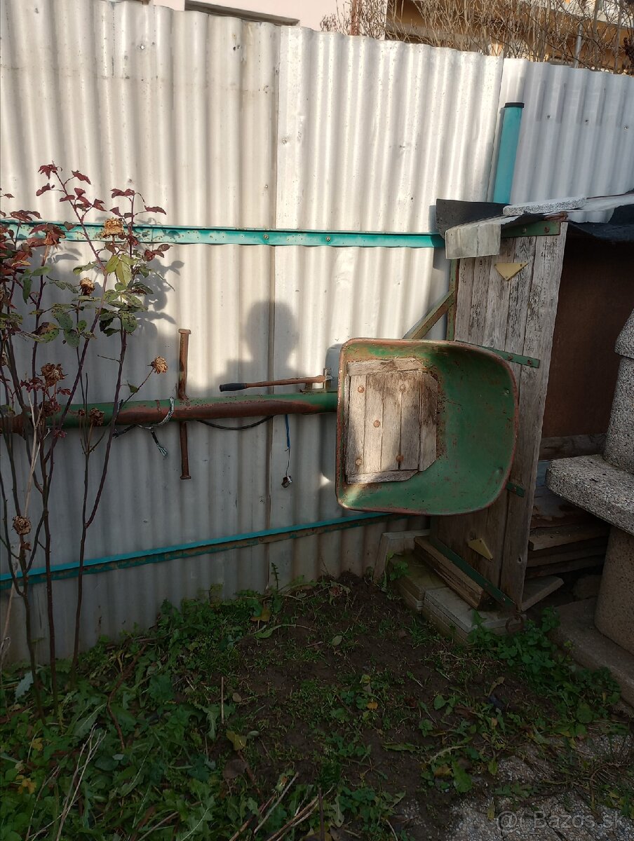 Predám traktorik z vlečkou - 2