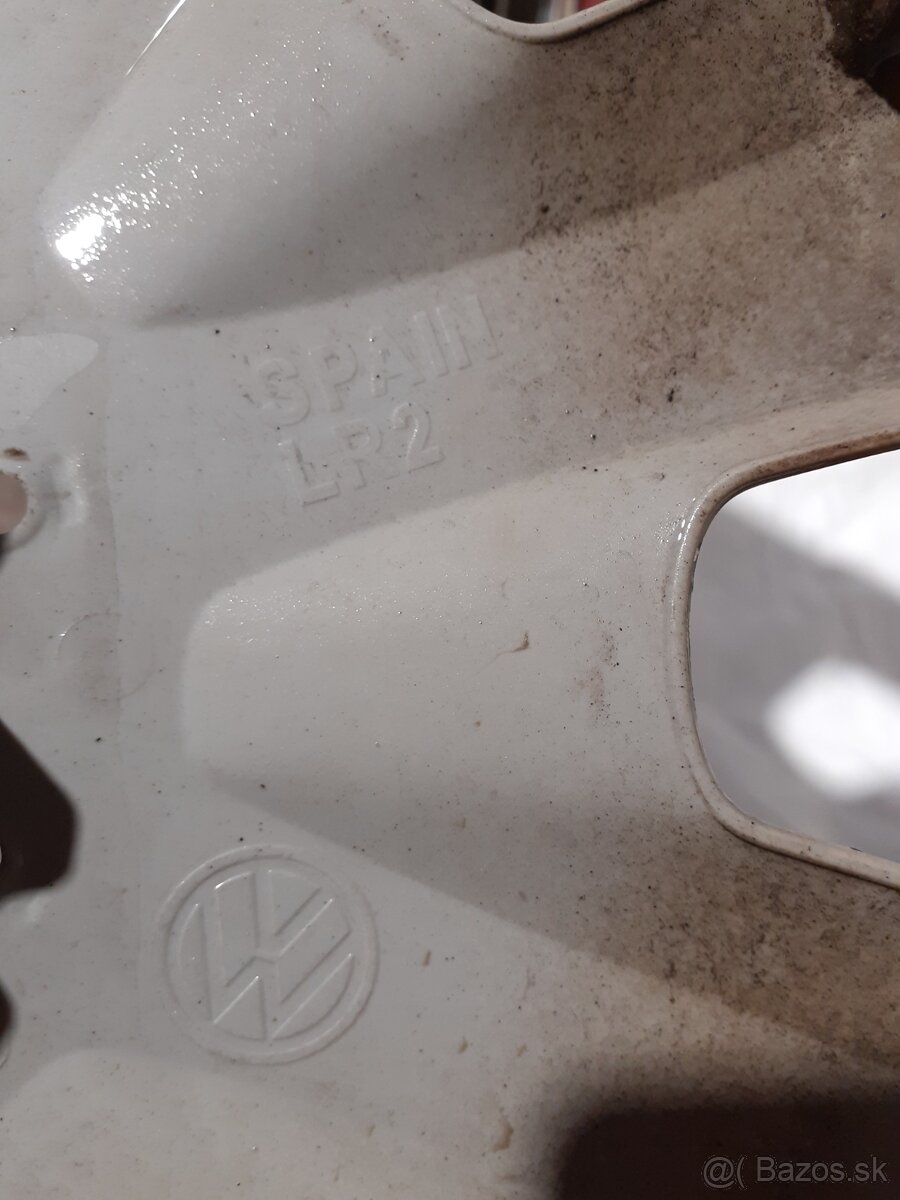 Puklice R16 Volkswagen - 2