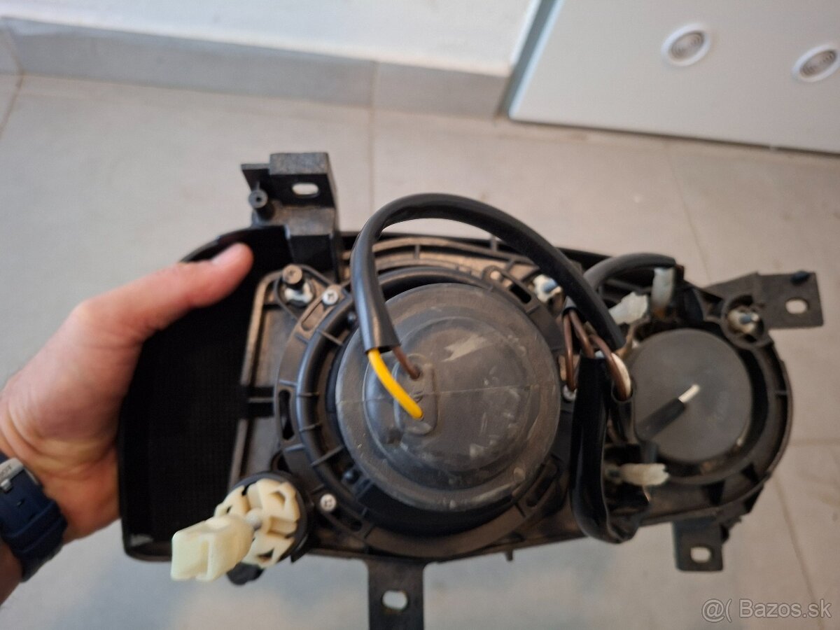 Predám predné svetlo Vw Golf mk3. - 2