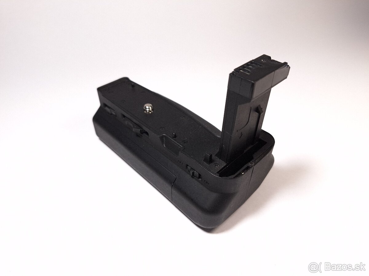 Predam battery grip pre Canon RP/R8 - 2