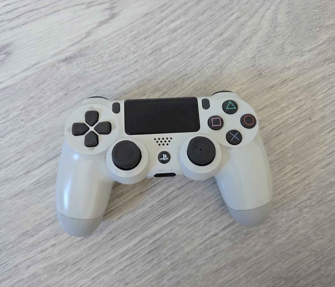 PS4 PRO 1TB - 2
