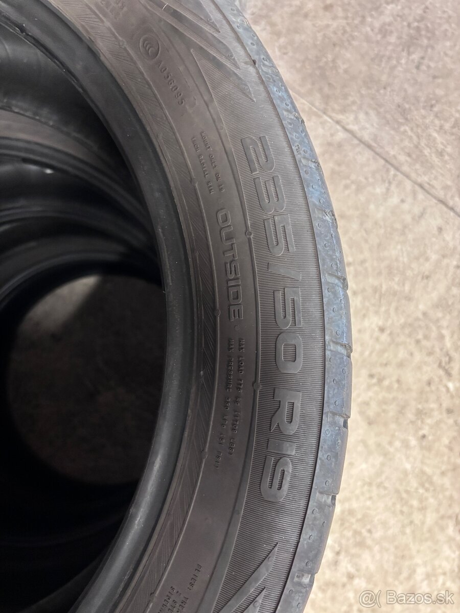 235/50 R19 - 2