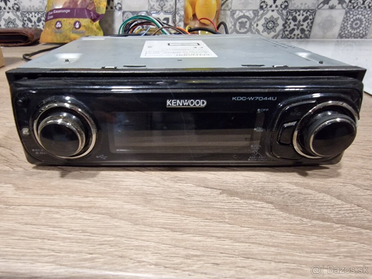 Kenwood kdc-w7044u - 2