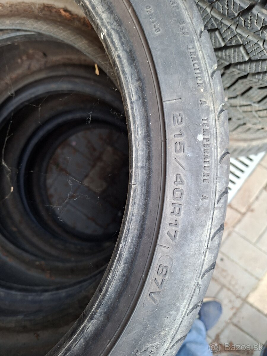 Predám letne 215/40R17 87V - 2