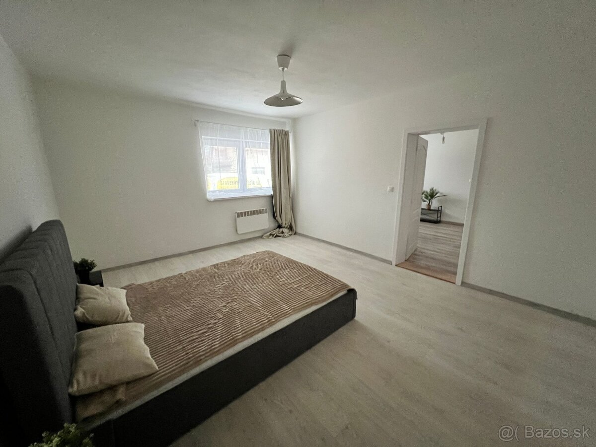 Investičný dom na prenajom s 2 bytmi, dobrá lokalita - 2