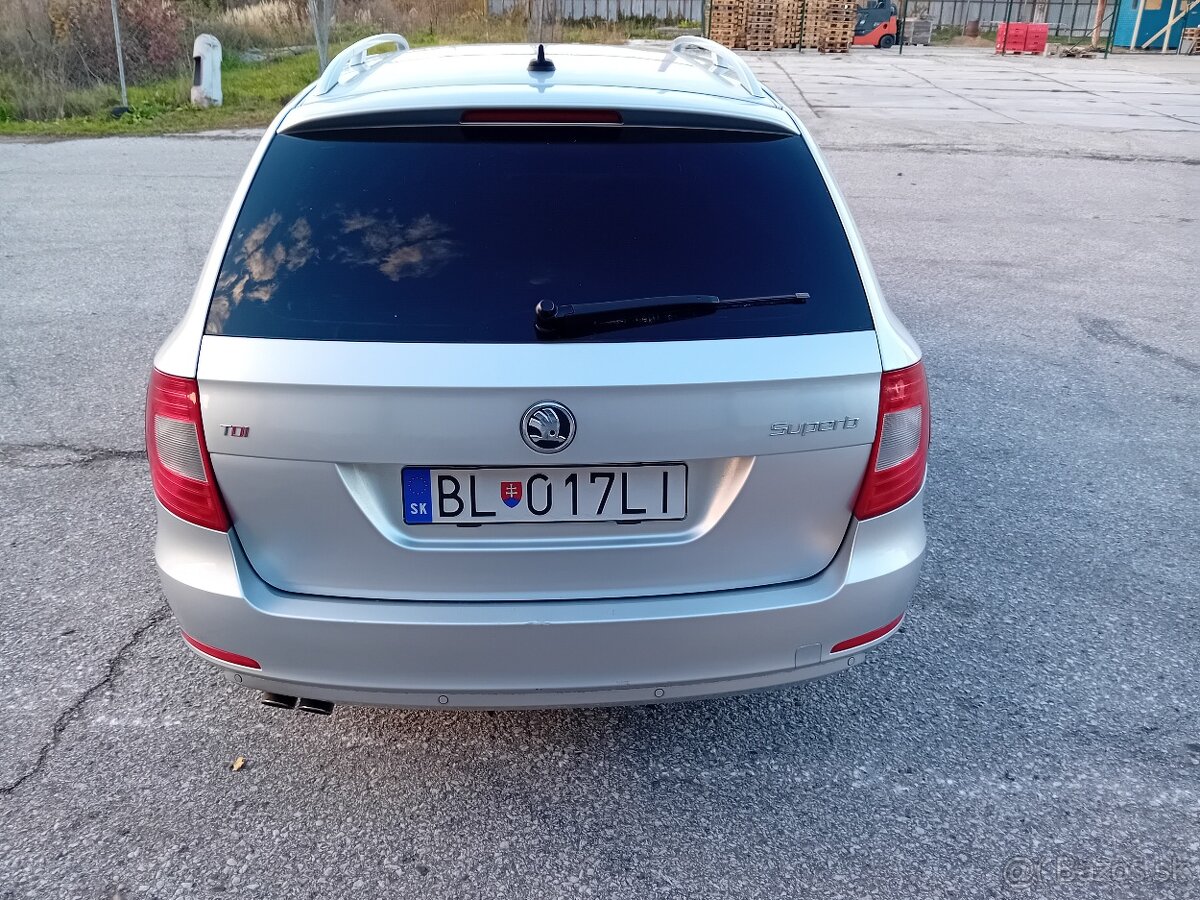 Škoda Superb 2011 2.0tdi DSG Elegance - 2