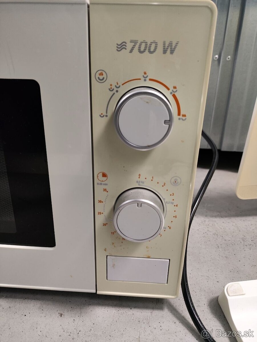 Mikrovlnná rúra ETA 0209 – 700 W - 2