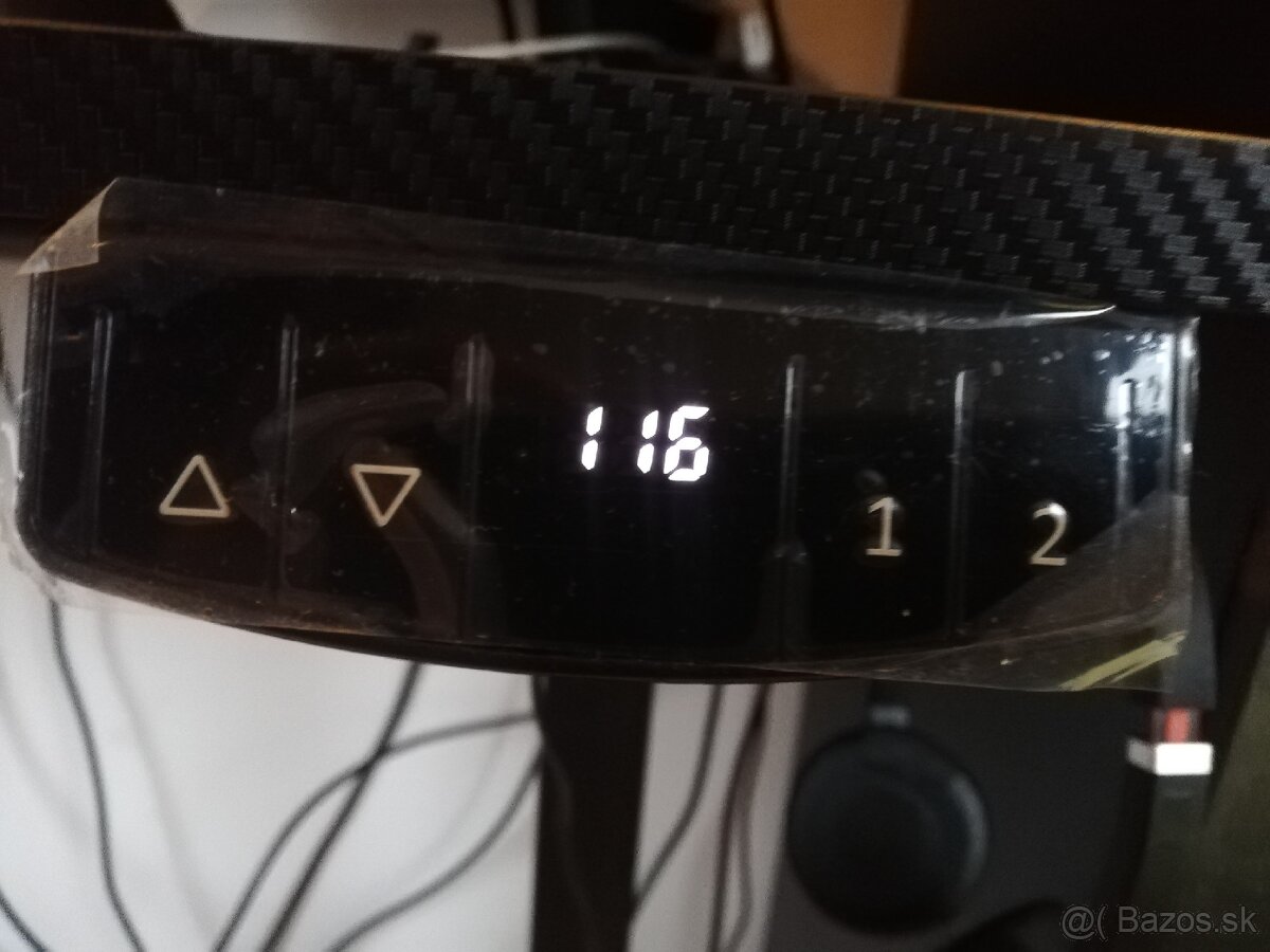 Predám výškovo nastaviteľný stôl - 2