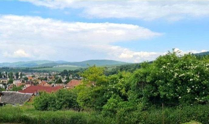 Slnečný pozemok s pekným výhľadom 633m2, Banka pri Piešťanoc - 2