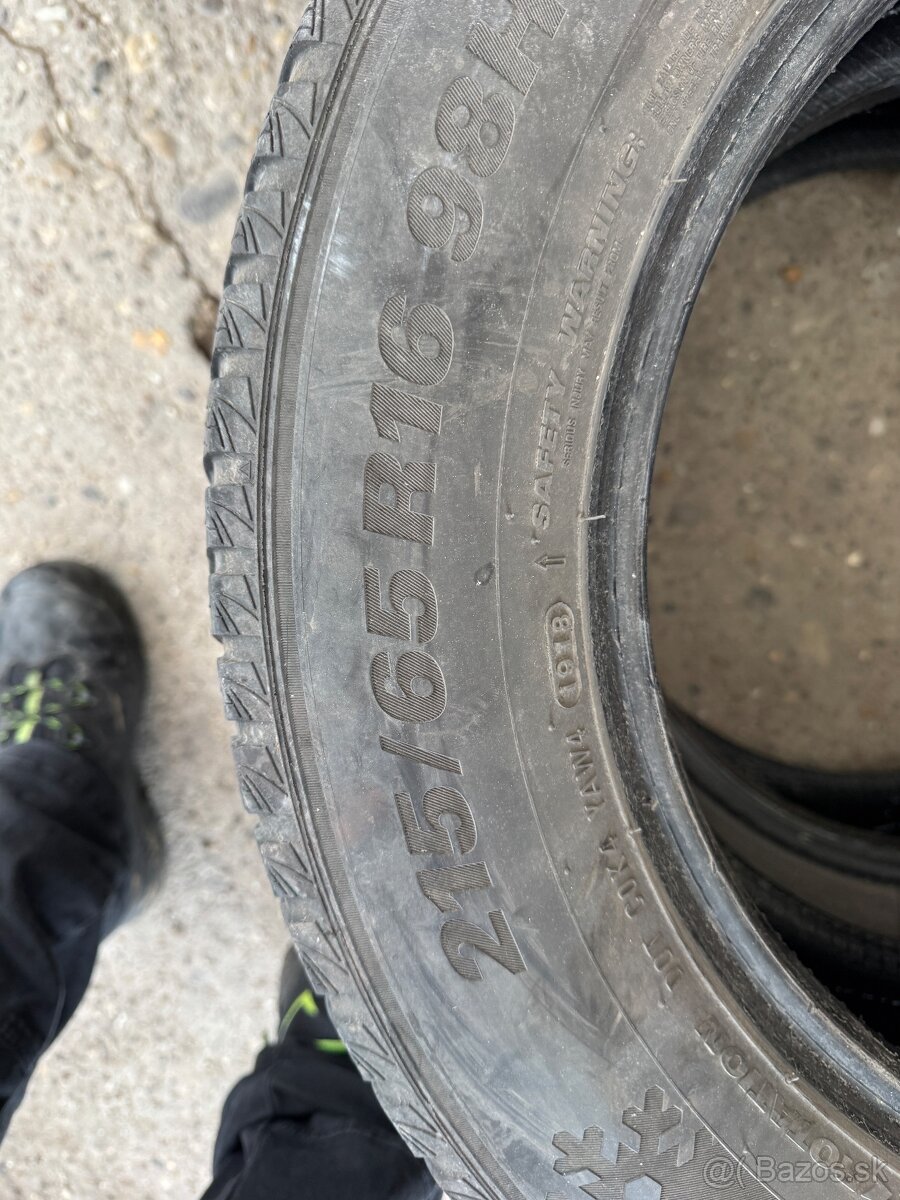 Kumho 215/65 R16 - 2