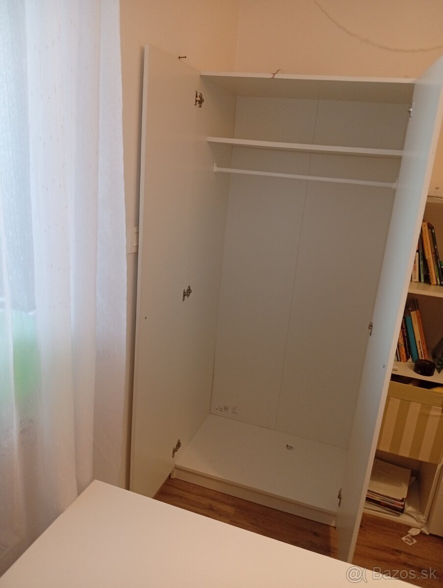 Šatnikova skriňa - 2
