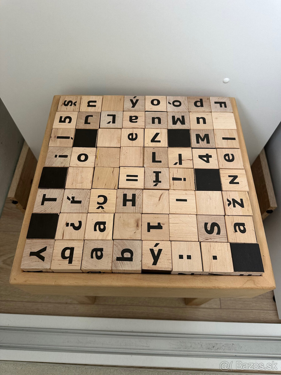 Predam stolcek s pismenami a farbami - 2