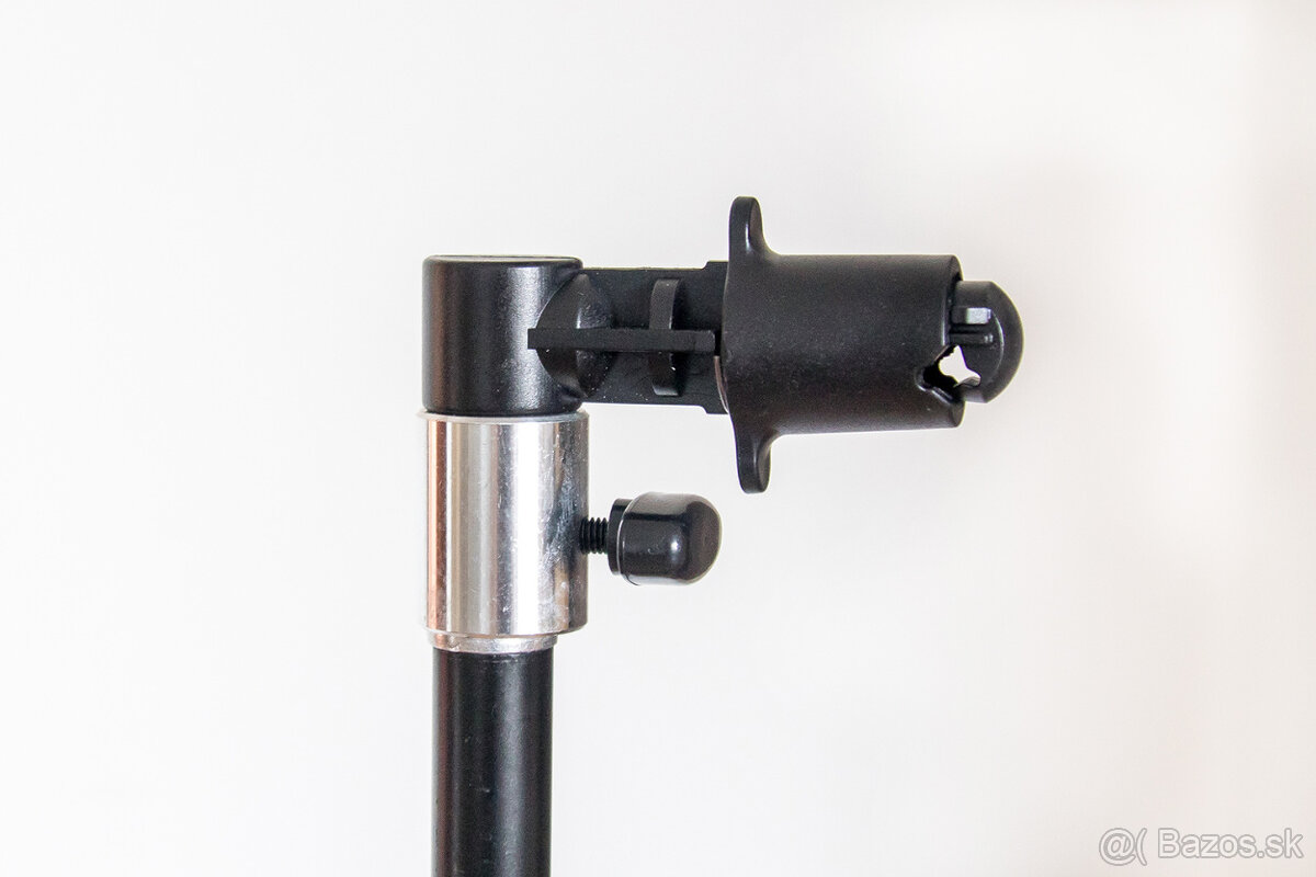 Držák odrazné desky. - 2