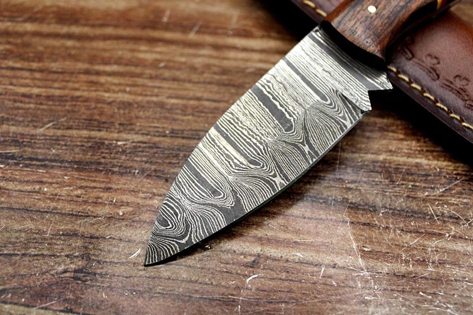 17/ Damaškový lovecký nôž. - 2
