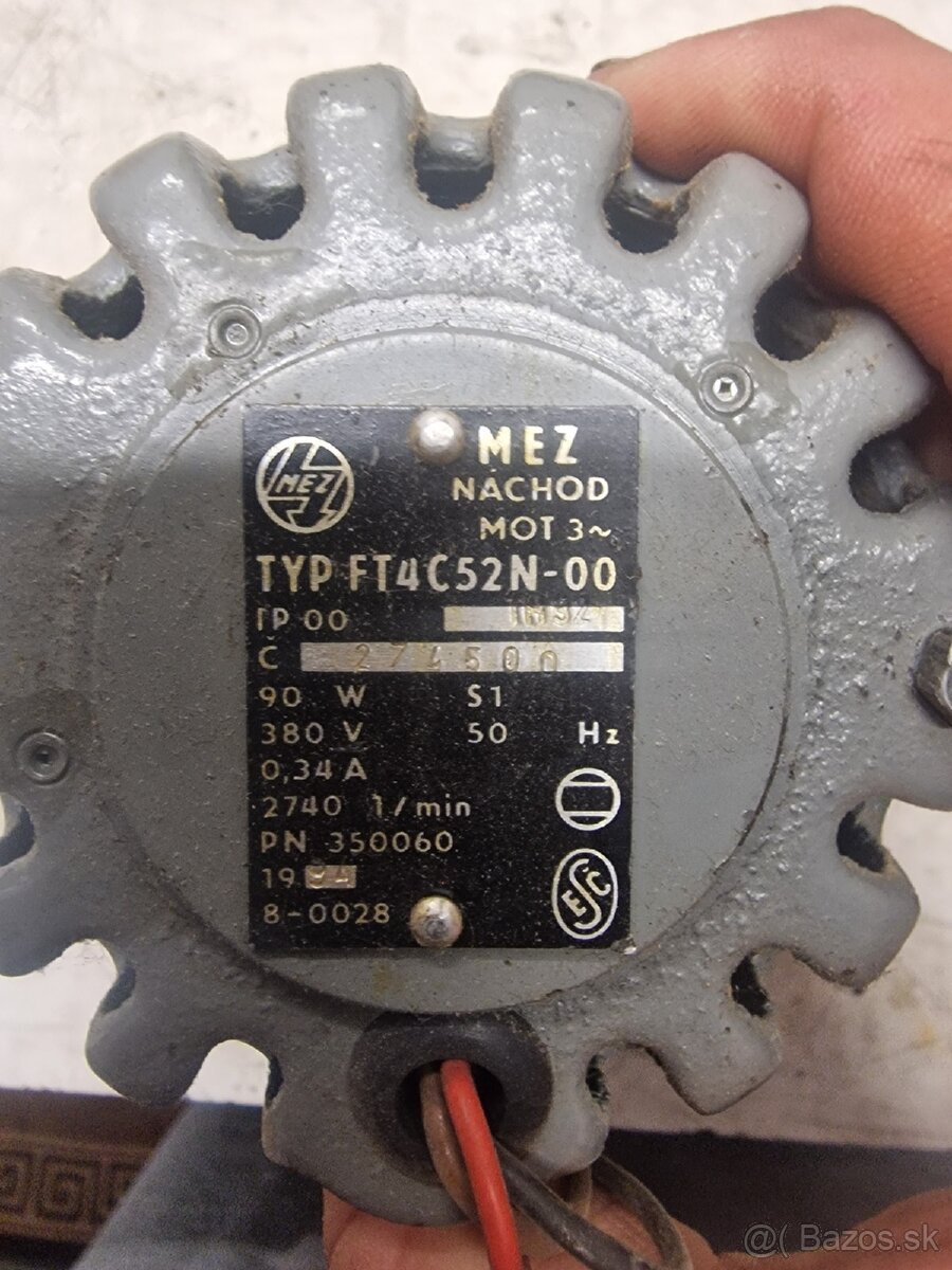 Trojfázový motor 90W 2740ot/min - 2